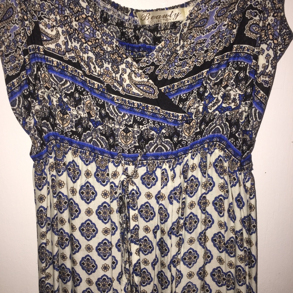 Patterned Maxi Dress - Picture 2 of 3